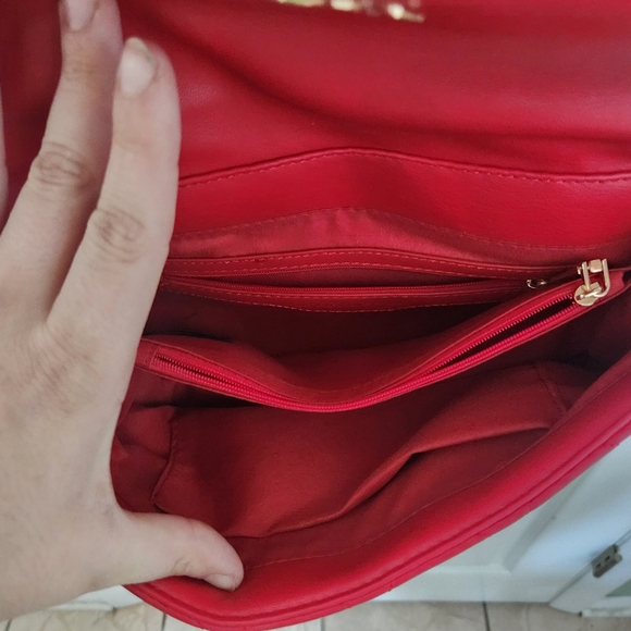 Badgley Mischka Red Quilted Leather Shoulder Bag with Chain Detail - Picture 6 of 9